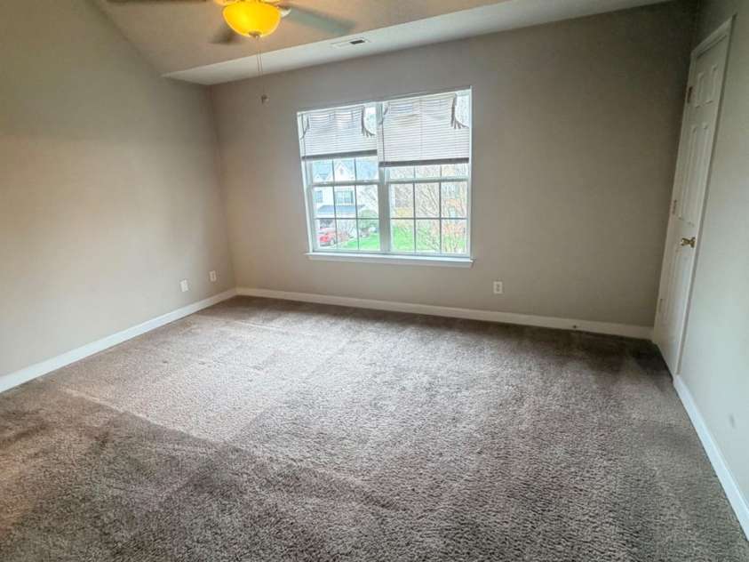 634 Longacre Drive, Charlotte, NC 28214.  MLS# CAR4360940, YatesRealty ID 14656. 