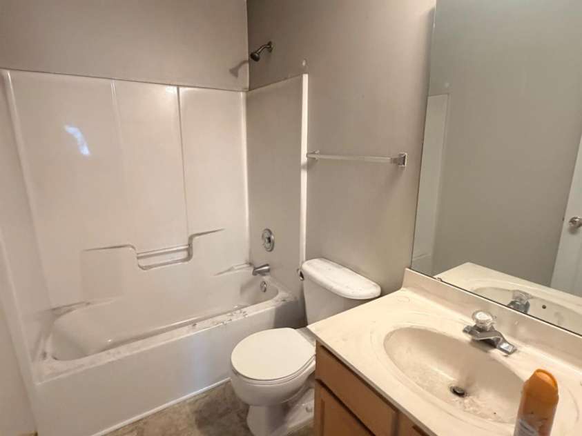634 Longacre Drive, Charlotte, NC 28214.  MLS# CAR4360940, YatesRealty ID 14656. 
