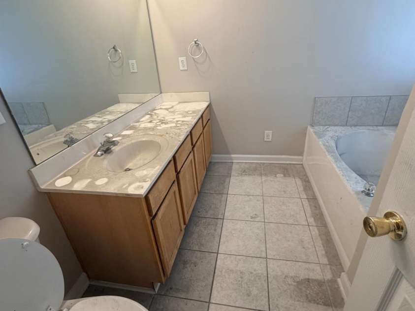 634 Longacre Drive, Charlotte, NC 28214.  MLS# CAR4360940, YatesRealty ID 14656. 