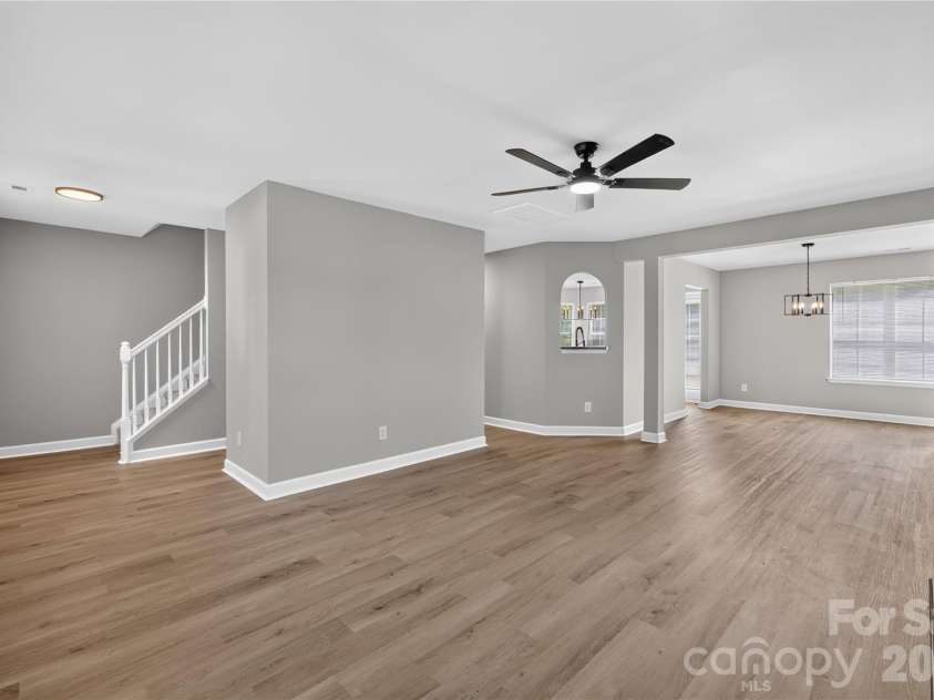 634 Longacre Drive, Charlotte, NC 28214.  MLS# CAR4422052, YatesRealty ID 14656. 