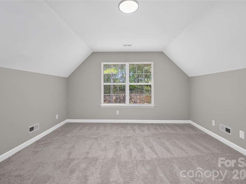 634 Longacre Drive, Charlotte, NC 28214.  MLS# CAR4422052, YatesRealty ID 14656. 