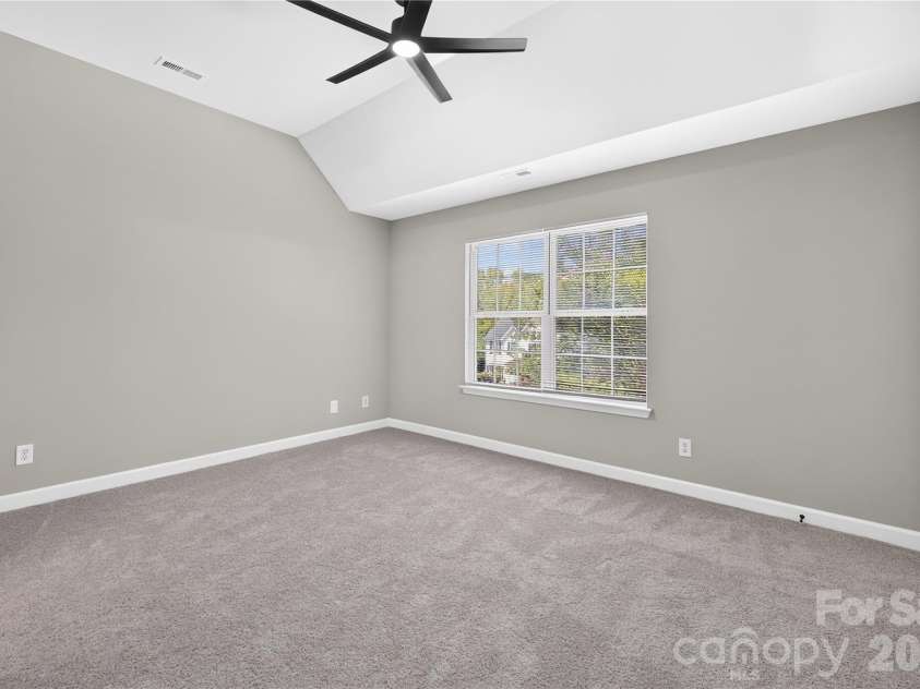 634 Longacre Drive, Charlotte, NC 28214.  MLS# CAR4422052, YatesRealty ID 14656. 