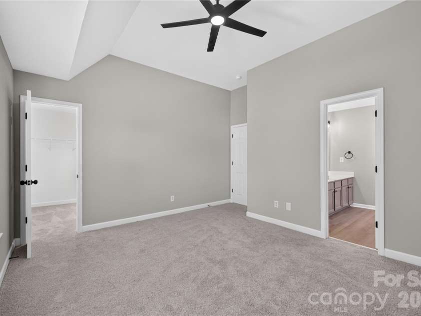 634 Longacre Drive, Charlotte, NC 28214.  MLS# CAR4422052, YatesRealty ID 14656. 