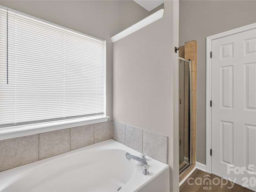 634 Longacre Drive, Charlotte, NC 28214.  MLS# CAR4422052, YatesRealty ID 14656. 