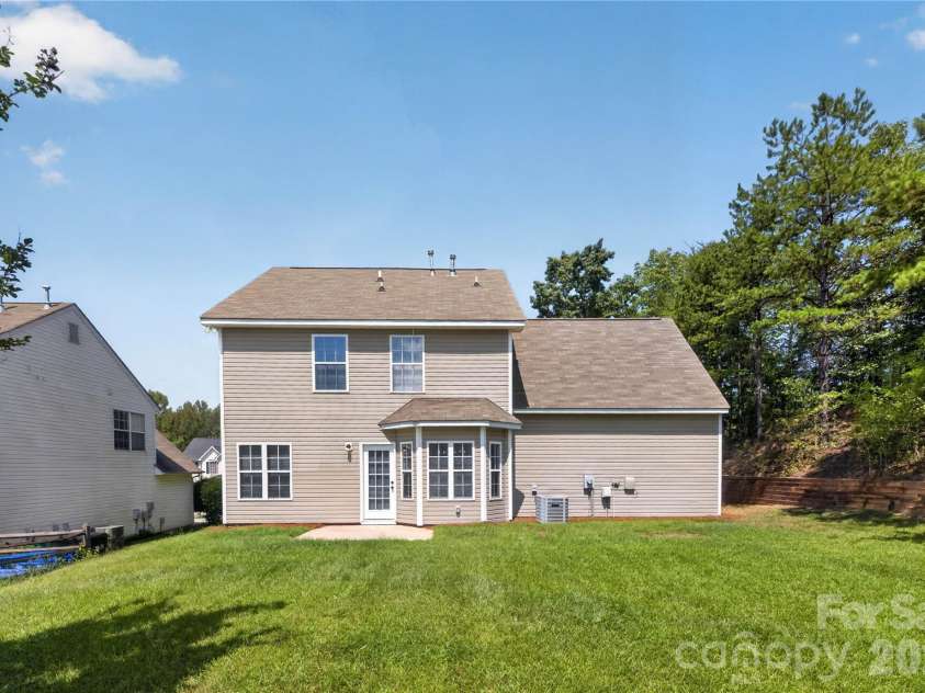 634 Longacre Drive, Charlotte, NC 28214.  MLS# CAR4422052, YatesRealty ID 14656. 