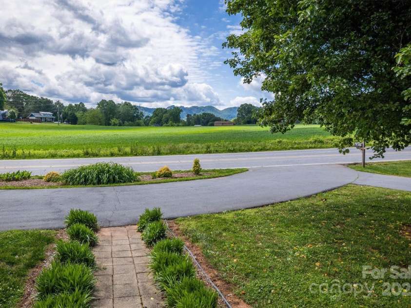107 Pete Brittain Road, Morganton, NC 28655.  MLS# CAR4256244, YatesRealty ID 14657. 