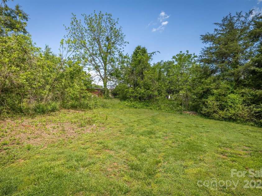 107 Pete Brittain Road, Morganton, NC 28655.  MLS# CAR4256244, YatesRealty ID 14657. 