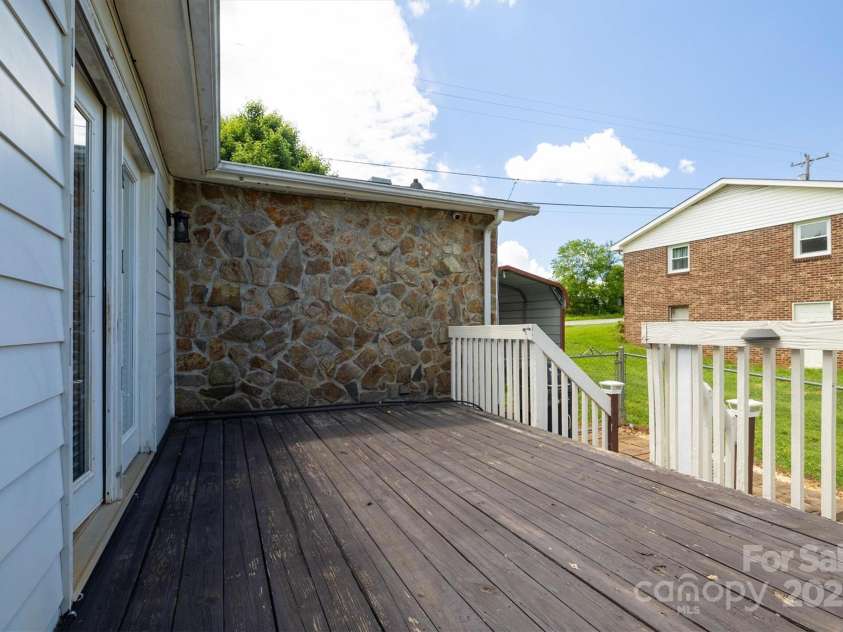107 Pete Brittain Road, Morganton, NC 28655.  MLS# CAR4256244, YatesRealty ID 14657. 