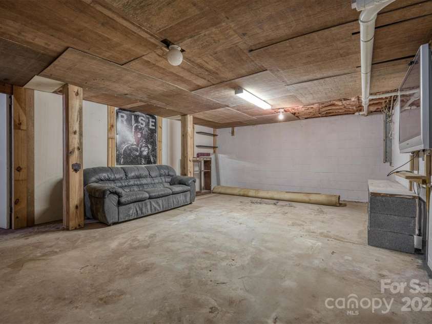 107 Pete Brittain Road, Morganton, NC 28655.  MLS# CAR4256244, YatesRealty ID 14657. 