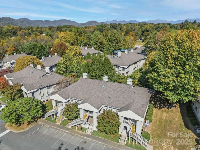 1203 Abbey Circle, Asheville, NC 28805.  MLS# CAR4315432, YatesRealty ID 14657. Community