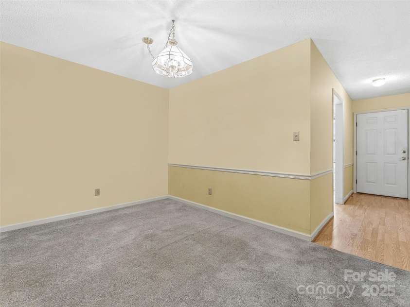 1203 Abbey Circle, Asheville, NC 28805.  MLS# CAR4315432, YatesRealty ID 14657. Dining room