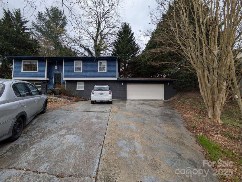 164 Bartlett Street, Asheville, NC 28801.  MLS# CAR4255979, YatesRealty ID 14658. 
