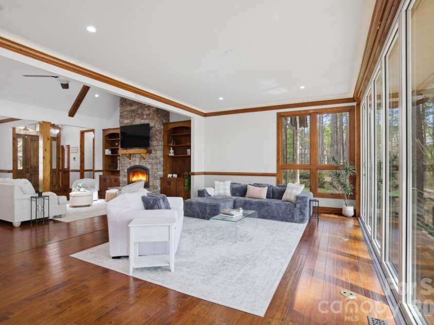 901 Sunset Pointe Drive, Salisbury, NC 28146.  MLS# CAR4364360, YatesRealty ID 14658. 
