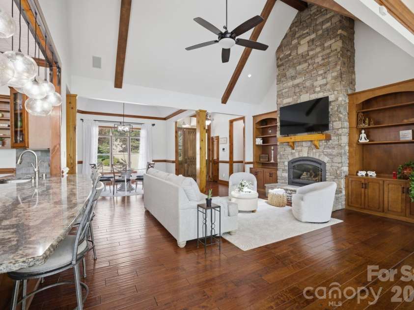 901 Sunset Pointe Drive, Salisbury, NC 28146.  MLS# CAR4364360, YatesRealty ID 14658. 