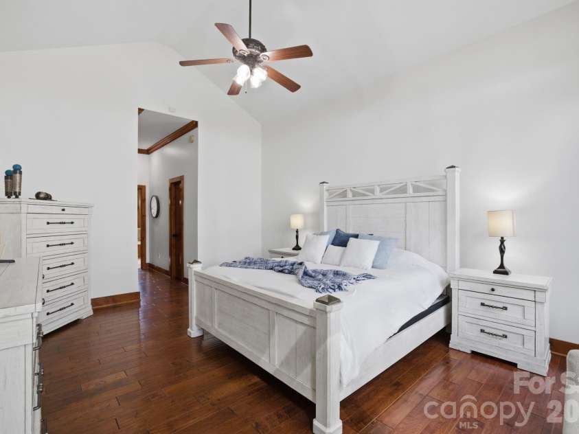 901 Sunset Pointe Drive, Salisbury, NC 28146.  MLS# CAR4364360, YatesRealty ID 14658. 