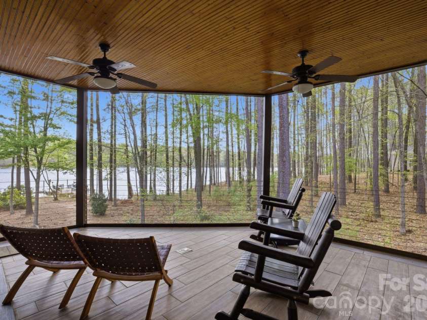 901 Sunset Pointe Drive, Salisbury, NC 28146.  MLS# CAR4364360, YatesRealty ID 14658. 