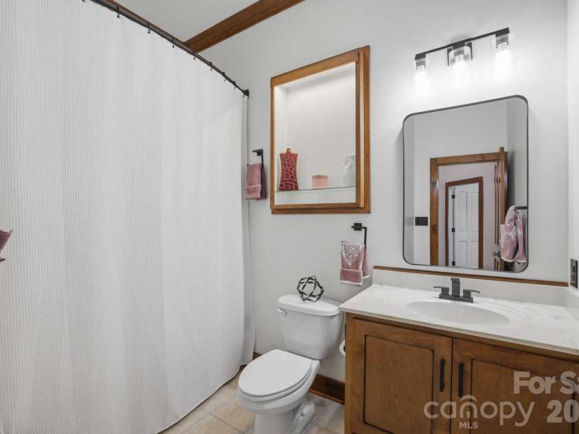 901 Sunset Pointe Drive, Salisbury, NC 28146.  MLS# CAR4364360, YatesRealty ID 14658. 