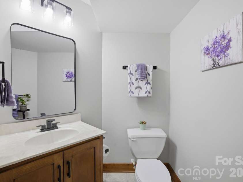 901 Sunset Pointe Drive, Salisbury, NC 28146.  MLS# CAR4364360, YatesRealty ID 14658. 