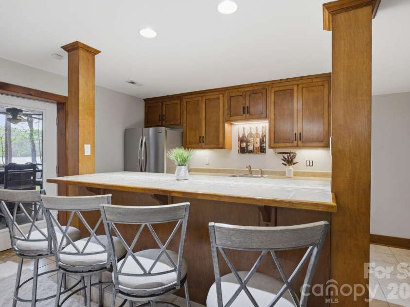 901 Sunset Pointe Drive, Salisbury, NC 28146.  MLS# CAR4364360, YatesRealty ID 14658. 