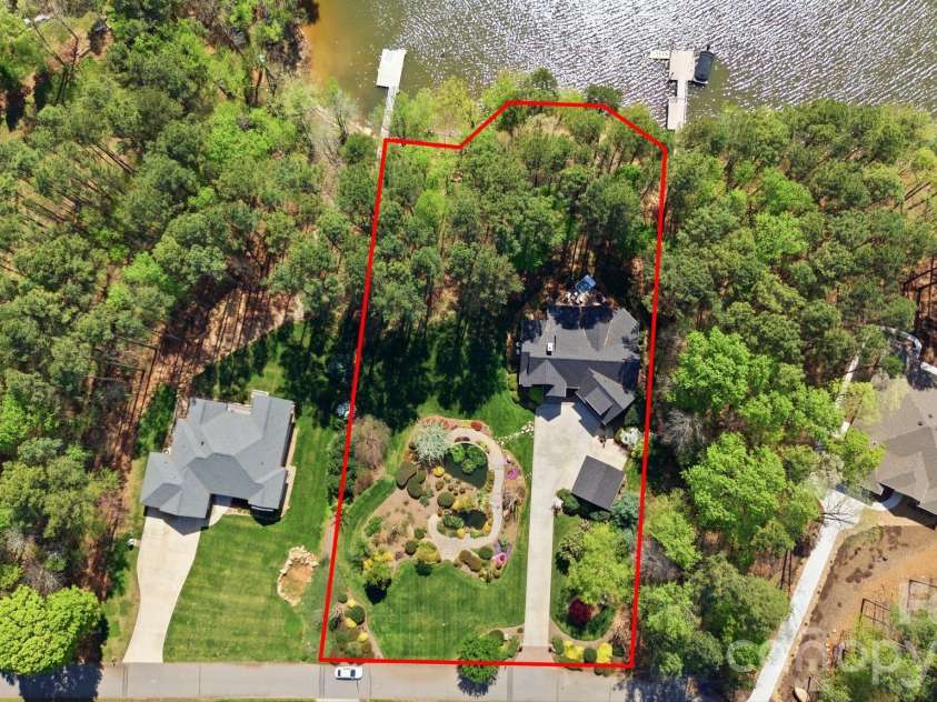 901 Sunset Pointe Drive, Salisbury, NC 28146.  MLS# CAR4364360, YatesRealty ID 14658. 