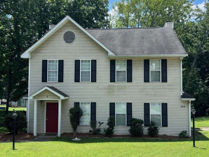 814 Selwyn Oaks Court, Charlotte, NC 28209.  MLS# CAR4170420, YatesRealty ID 1466. 