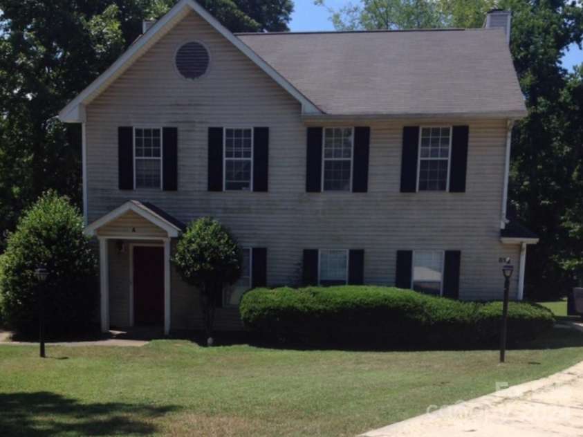 814 Selwyn Oaks Court, Charlotte, NC 28209.  MLS# CAR4170420, YatesRealty ID 1466. 
