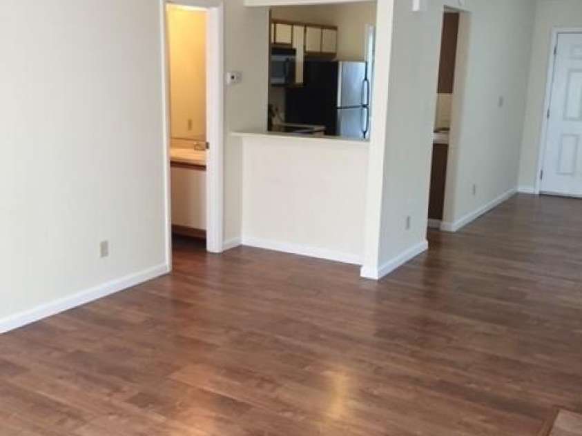 814 Selwyn Oaks Court, Charlotte, NC 28209.  MLS# CAR4170420, YatesRealty ID 1466. 