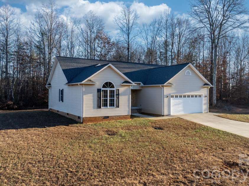 2284 Timberland Hills Drive, Newton, NC 28658.  MLS# CAR4330534, YatesRealty ID 14661. 