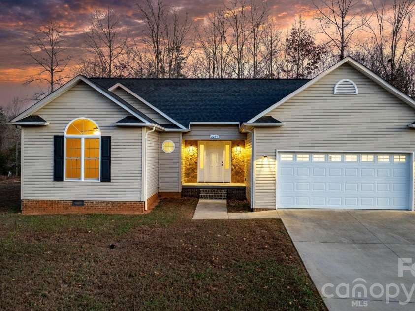 2284 Timberland Hills Drive, Newton, NC 28658.  MLS# CAR4330534, YatesRealty ID 14661. 