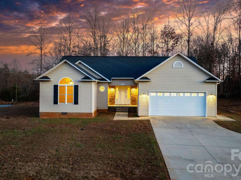 2284 Timberland Hills Drive, Newton, NC 28658.  MLS# CAR4330534, YatesRealty ID 14661. 