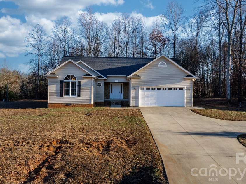 2284 Timberland Hills Drive, Newton, NC 28658.  MLS# CAR4330534, YatesRealty ID 14661. 