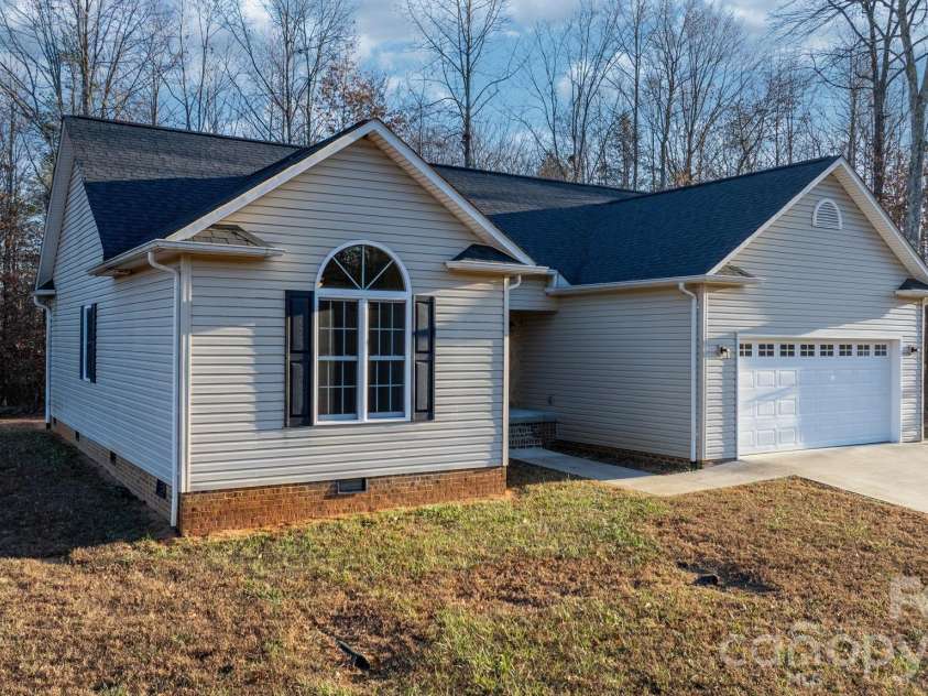 2284 Timberland Hills Drive, Newton, NC 28658.  MLS# CAR4330534, YatesRealty ID 14661. 