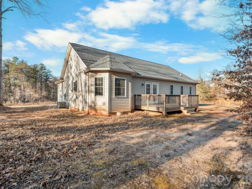 2284 Timberland Hills Drive, Newton, NC 28658.  MLS# CAR4330534, YatesRealty ID 14661. 