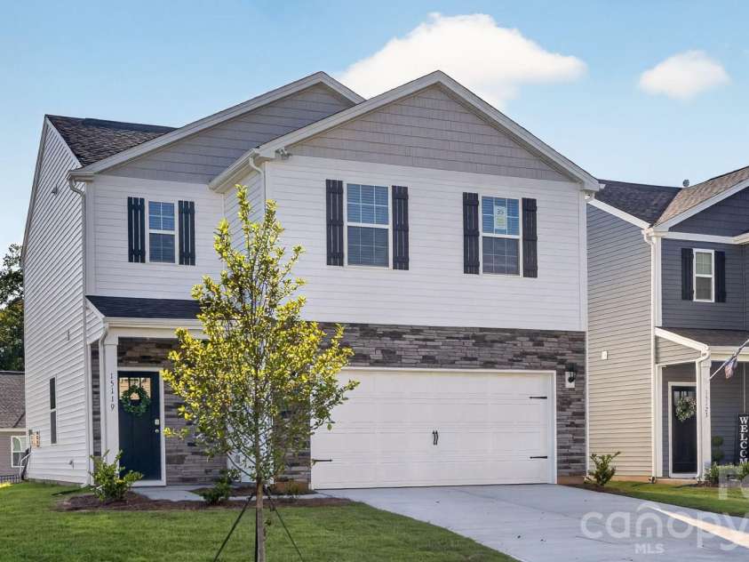 15119 Puffin Court, Charlotte, NC 28215.  MLS# CAR4362141, YatesRealty ID 14662. 