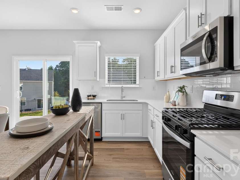 15119 Puffin Court, Charlotte, NC 28215.  MLS# CAR4362141, YatesRealty ID 14662. 