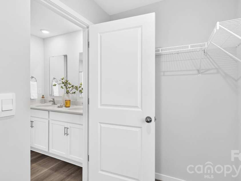15119 Puffin Court, Charlotte, NC 28215.  MLS# CAR4362141, YatesRealty ID 14662. 