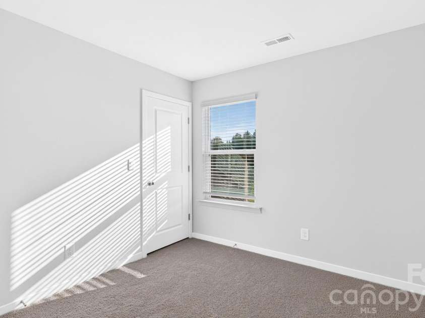 15119 Puffin Court, Charlotte, NC 28215.  MLS# CAR4362141, YatesRealty ID 14662. 