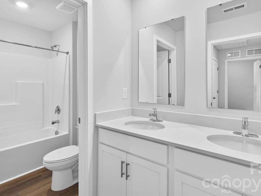 15119 Puffin Court, Charlotte, NC 28215.  MLS# CAR4362141, YatesRealty ID 14662. 