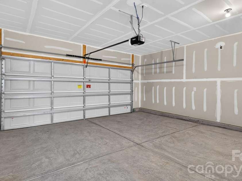 15119 Puffin Court, Charlotte, NC 28215.  MLS# CAR4362141, YatesRealty ID 14662. 