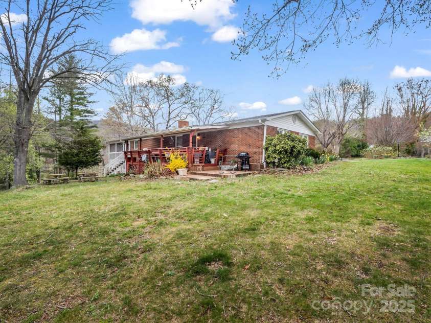 24 Clarke Road, Asheville, NC 28805.  MLS# CAR4263284, YatesRealty ID 14663. 