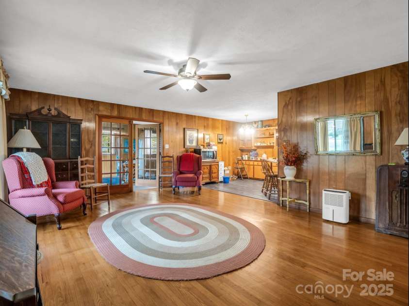24 Clarke Road, Asheville, NC 28805.  MLS# CAR4263284, YatesRealty ID 14663. 
