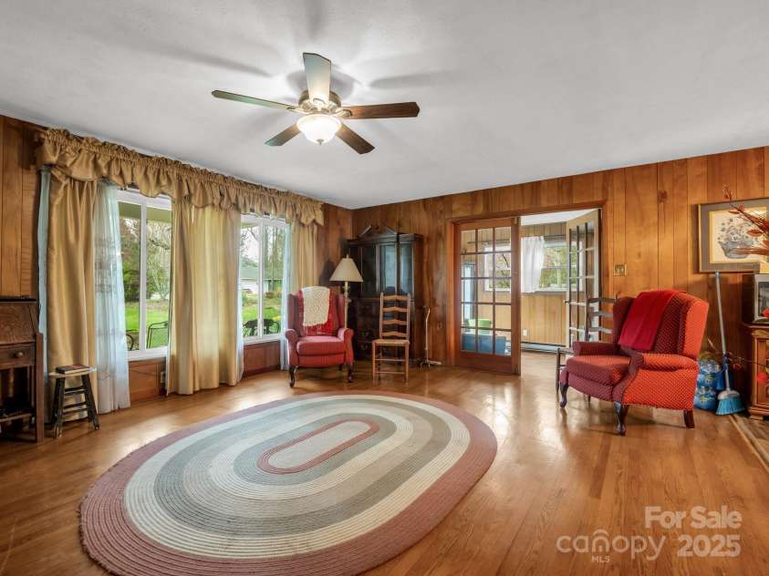 24 Clarke Road, Asheville, NC 28805.  MLS# CAR4263284, YatesRealty ID 14663. 