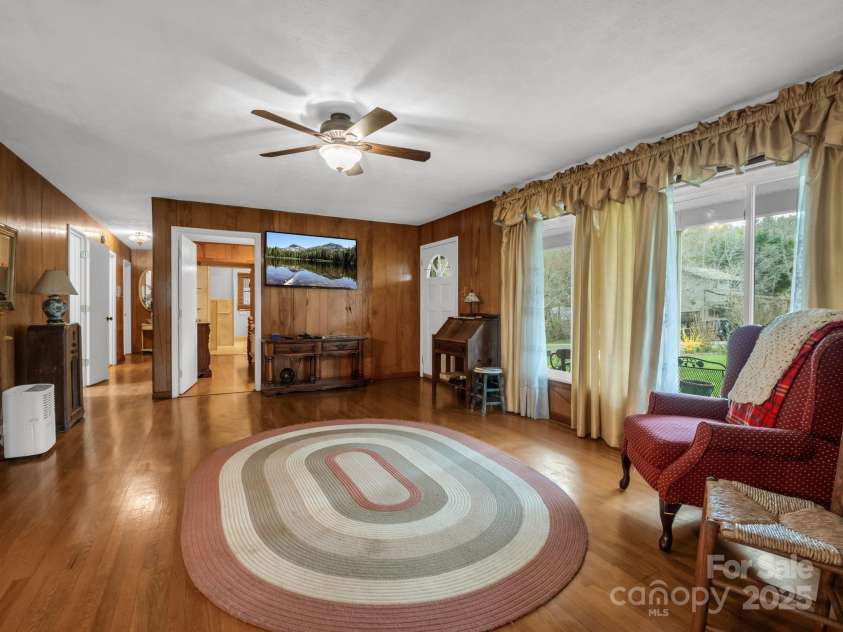 24 Clarke Road, Asheville, NC 28805.  MLS# CAR4263284, YatesRealty ID 14663. 