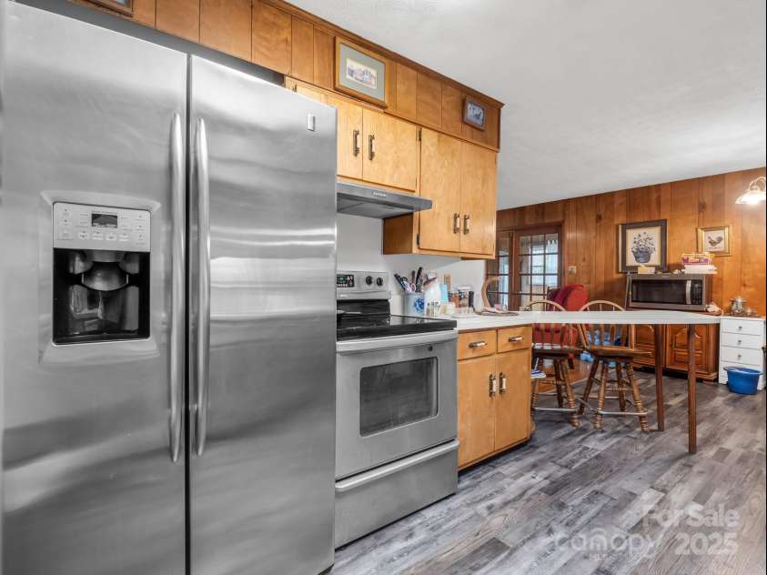 24 Clarke Road, Asheville, NC 28805.  MLS# CAR4263284, YatesRealty ID 14663. 