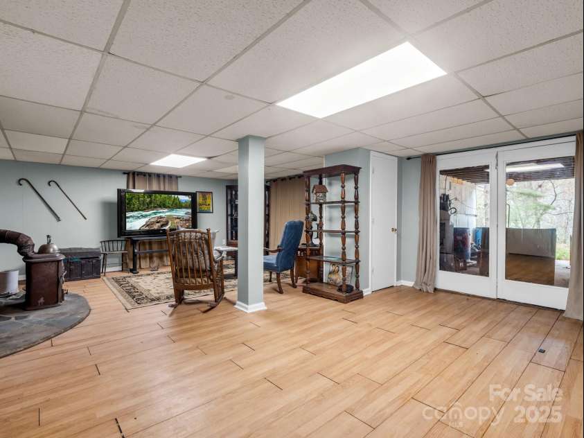 24 Clarke Road, Asheville, NC 28805.  MLS# CAR4263284, YatesRealty ID 14663. 