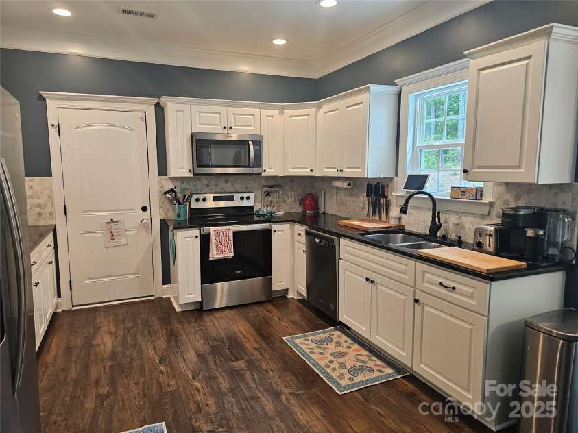 1200 Kent Drive, Lancaster, SC 29720.  MLS# CAR4252869, YatesRealty ID 14664. 