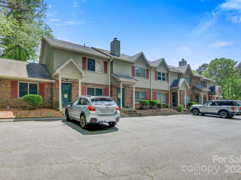 1485 20th Avenue, Hickory, NC 28601.  MLS# CAR4257174, YatesRealty ID 14665. 