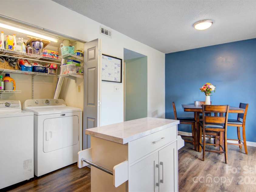 1485 20th Avenue, Hickory, NC 28601.  MLS# CAR4257174, YatesRealty ID 14665. 