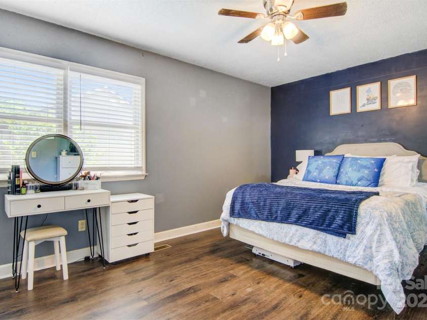 1485 20th Avenue, Hickory, NC 28601.  MLS# CAR4257174, YatesRealty ID 14665. 