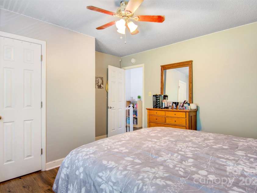 1485 20th Avenue, Hickory, NC 28601.  MLS# CAR4257174, YatesRealty ID 14665. 